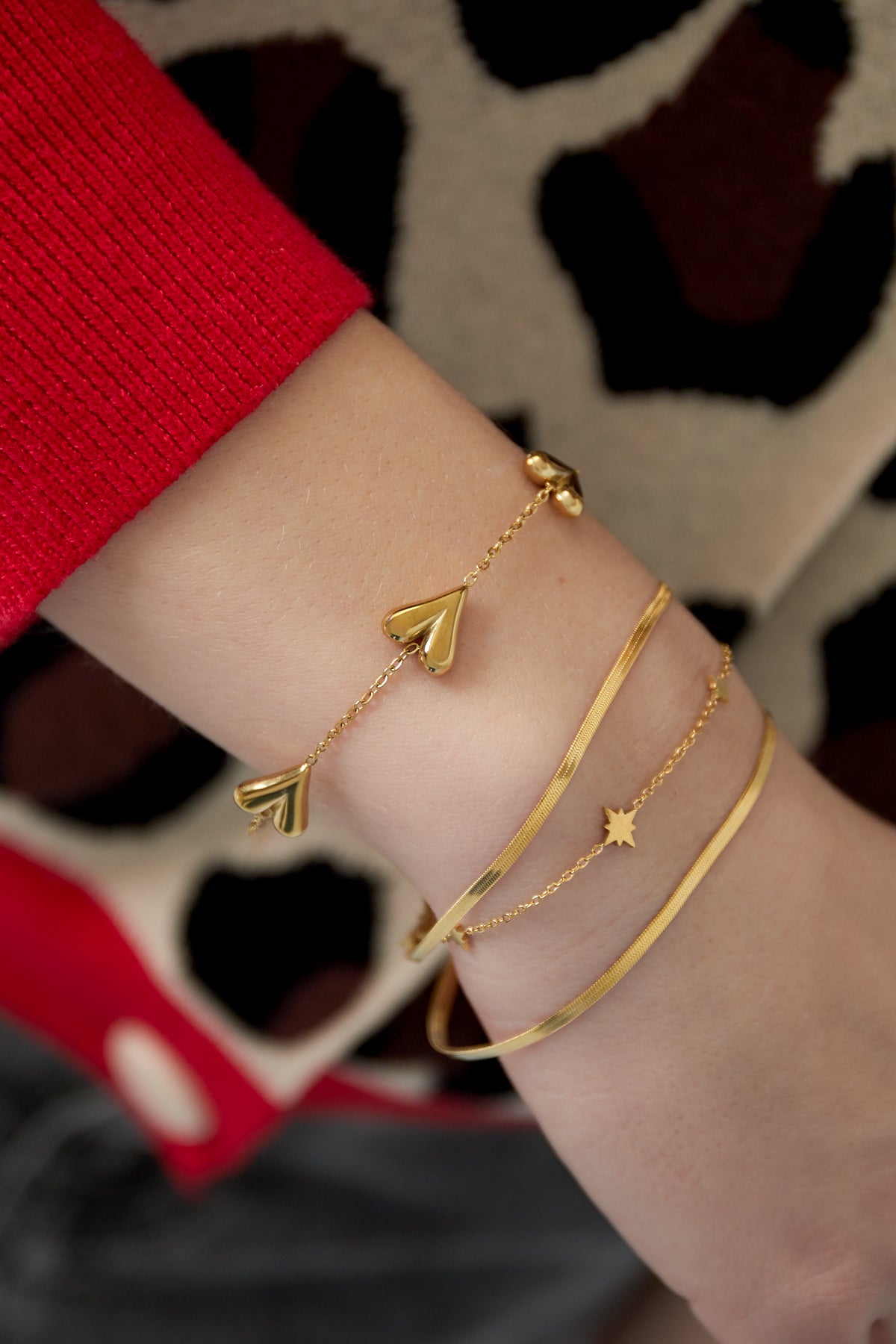 Goldenes Lagenarmband