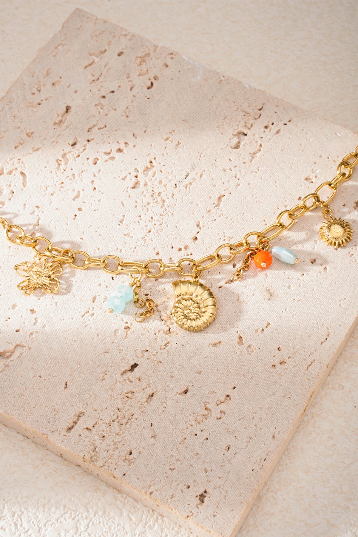 Goldenes Sonnenarmband