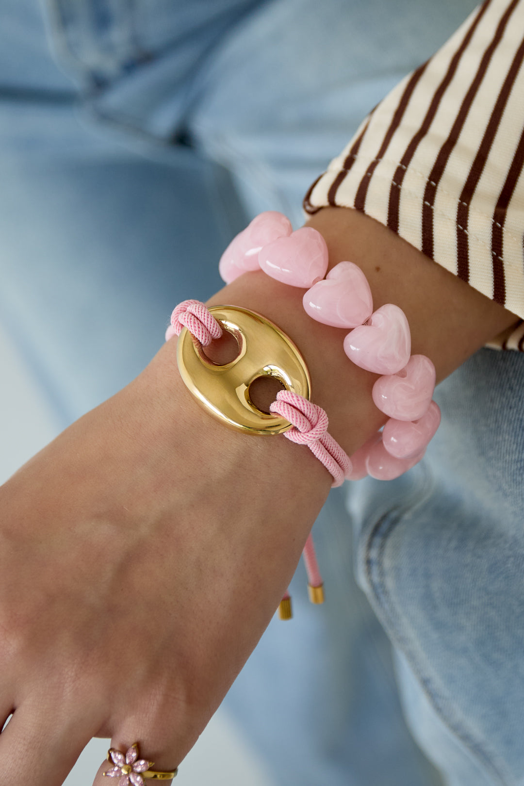 Perlenarmband mit großen Herzperlen