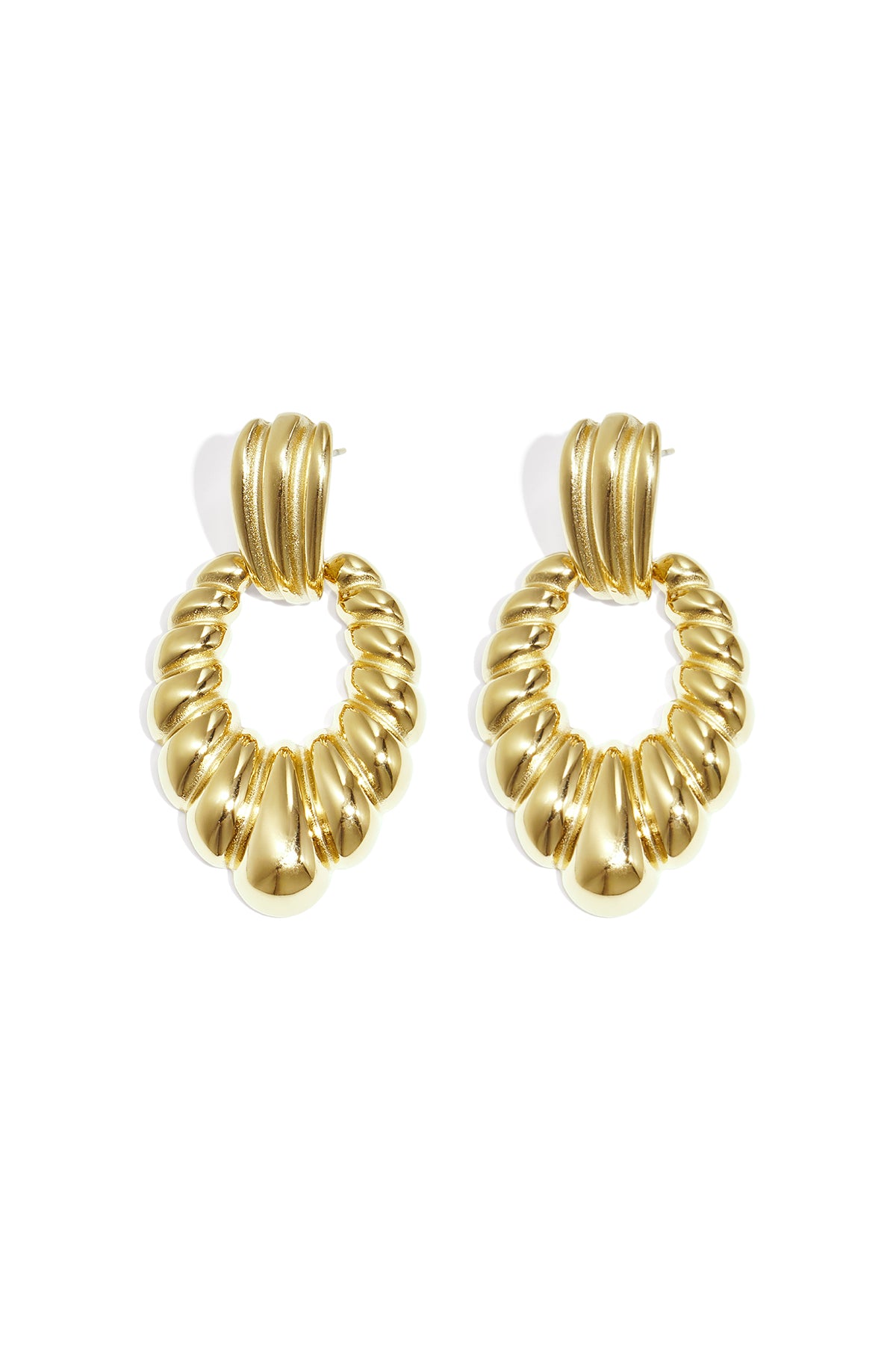 Statement-Ohrringe mit Muschelmotiv