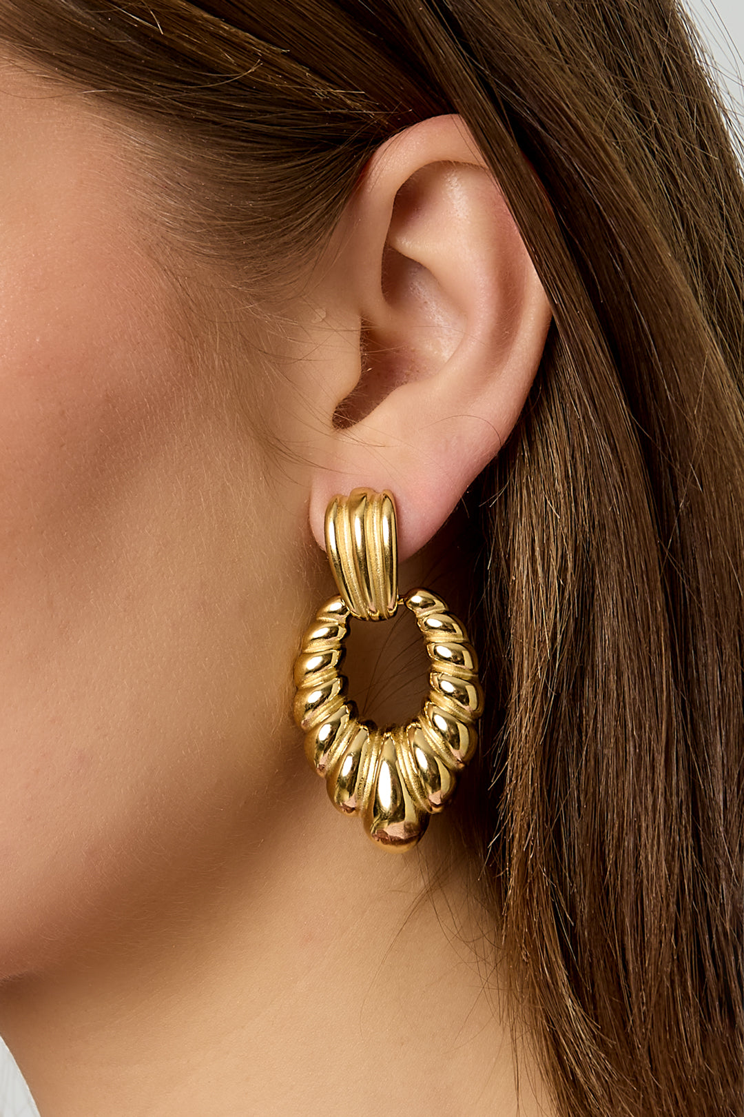 Statement-Ohrringe mit Muschelmotiv