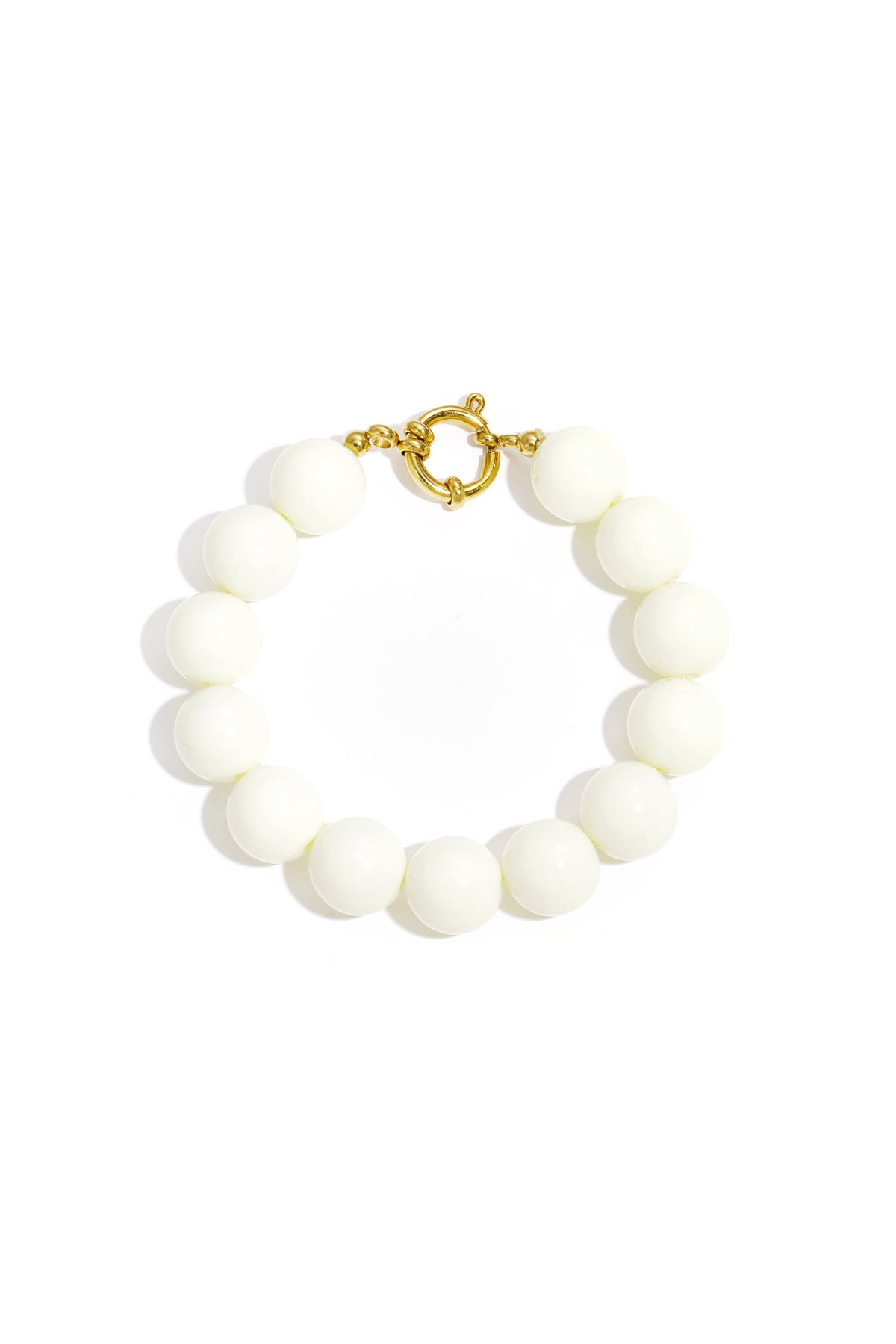 Armband mit großen Perlen und Verschluss vorne