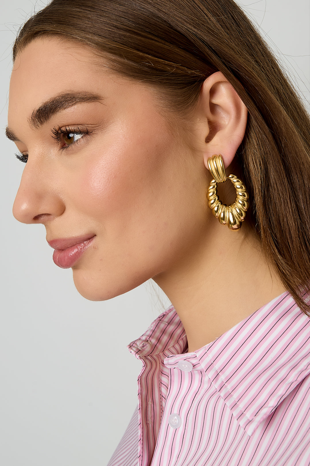 Statement-Ohrringe mit Muschelmotiv