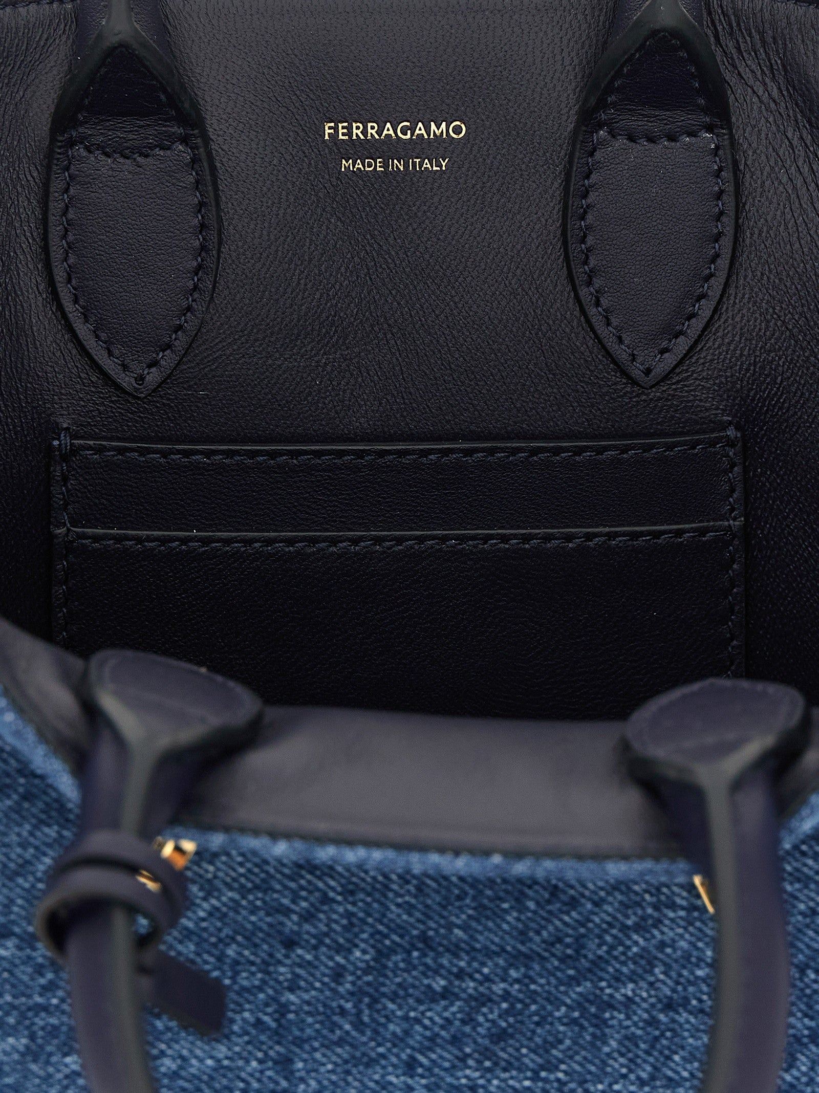 'Hug (XS)' Handtasche